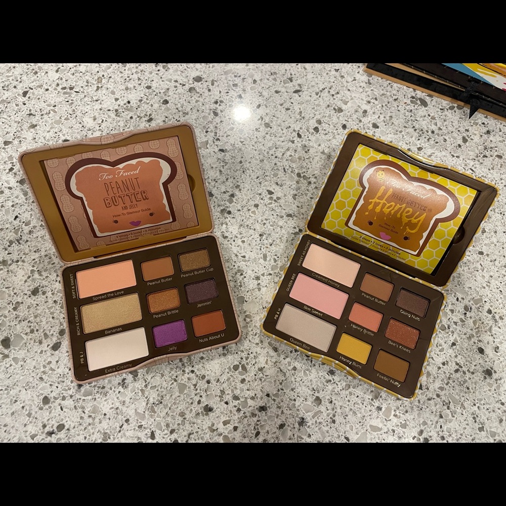 Too Faced Peanut Butter and Honey makeup palette - Picture 2 of 3